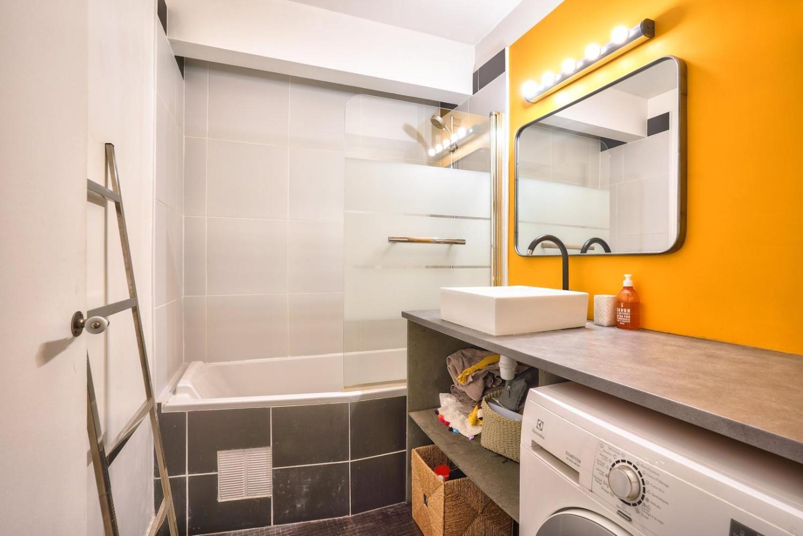 Guestready - Apt Confortable Avec Terrasse Au 18E Paris Bagian luar foto